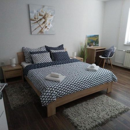 Apartman Danijela Otočac Buitenkant foto