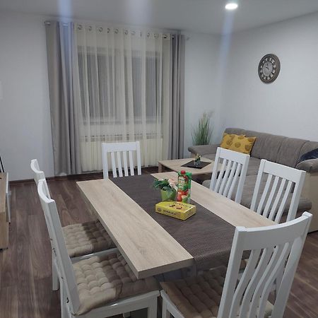 Apartman Danijela Otočac Buitenkant foto