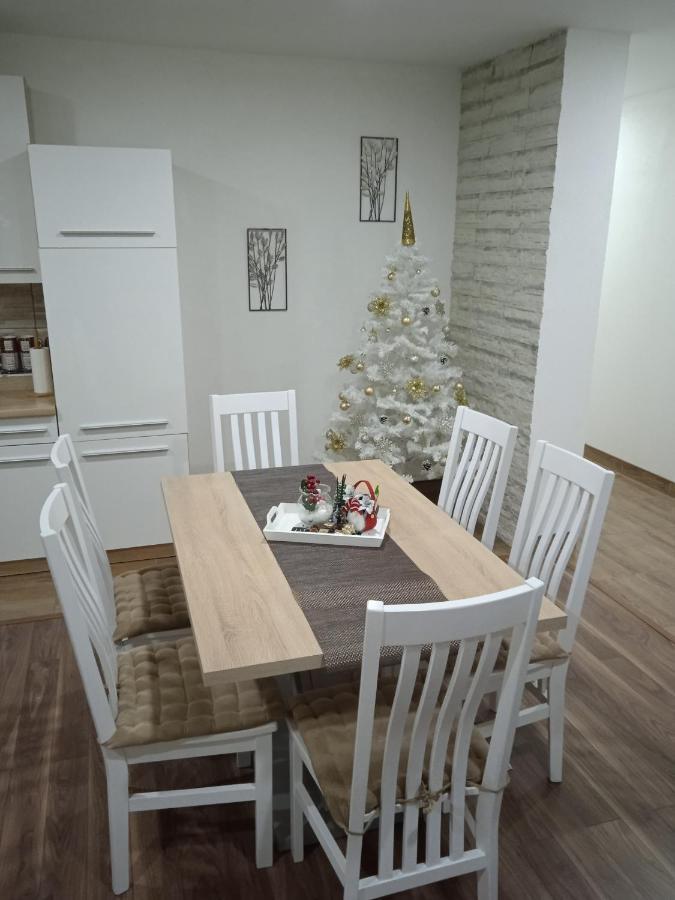 Apartman Danijela Otočac Buitenkant foto