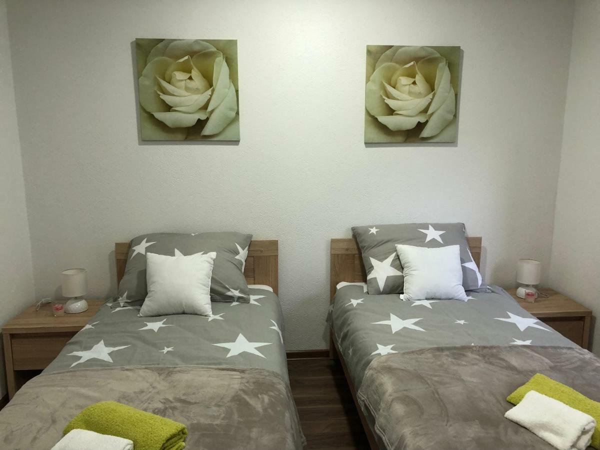 Apartman Danijela Otočac Buitenkant foto