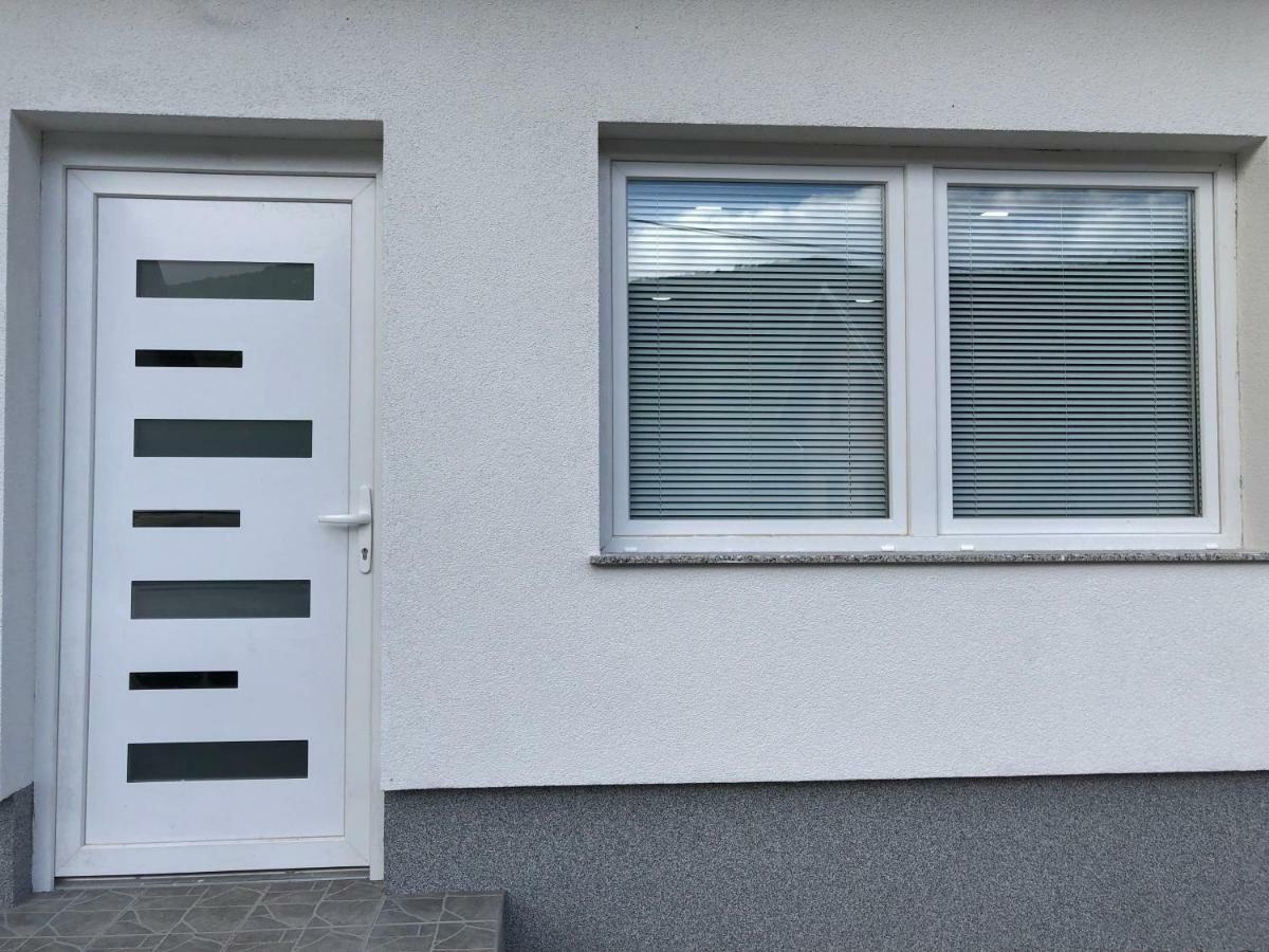 Apartman Danijela Otočac Buitenkant foto