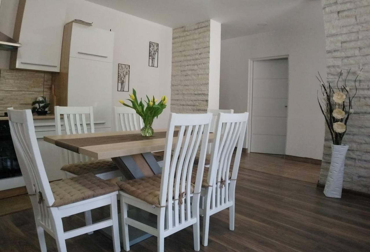 Apartman Danijela Otočac Buitenkant foto