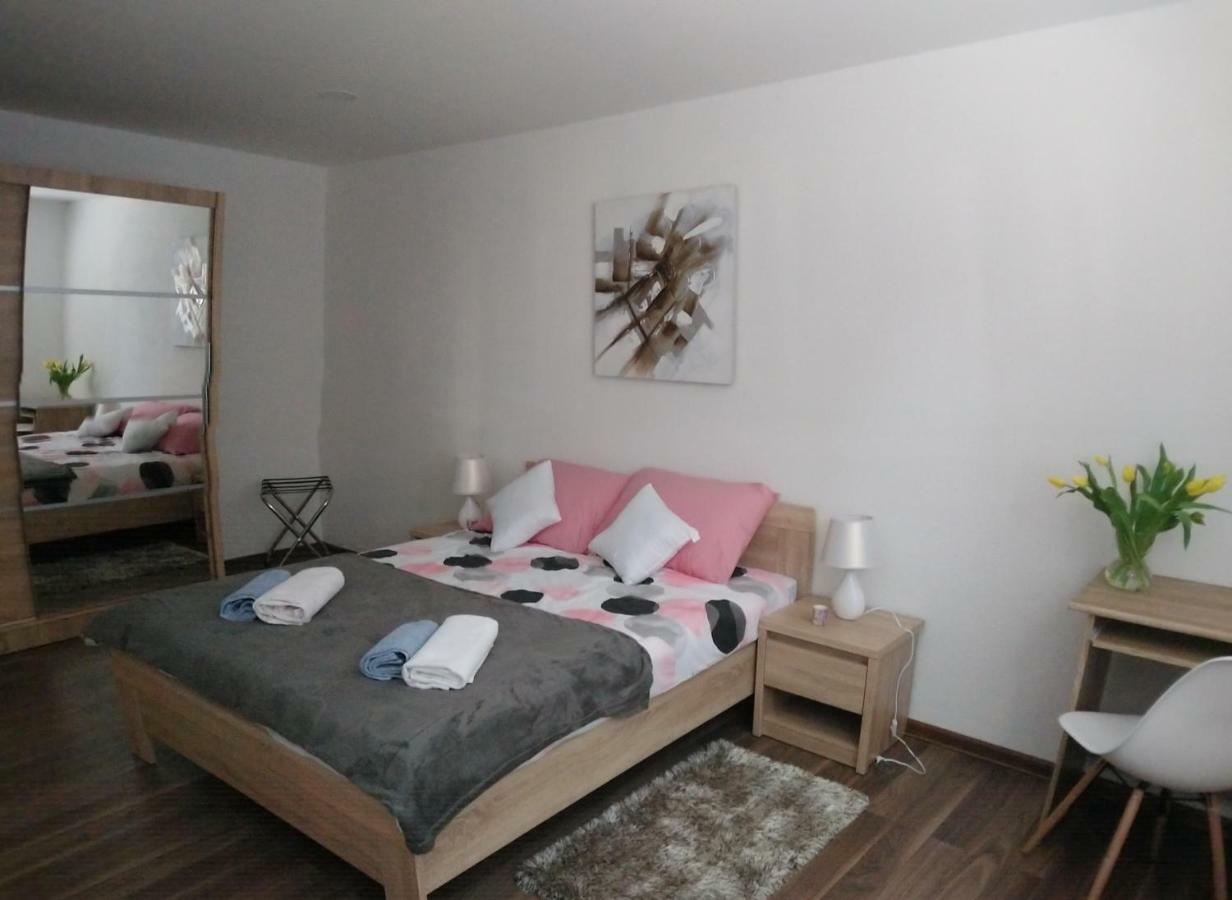 Apartman Danijela Otočac Buitenkant foto